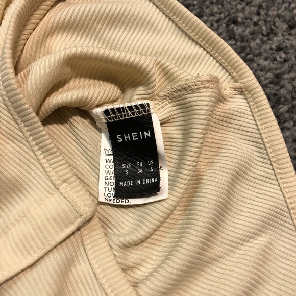 🌸4/$20🌸 SHEIN Cream Body Suit Size Small EUC - Picture 2 of 3